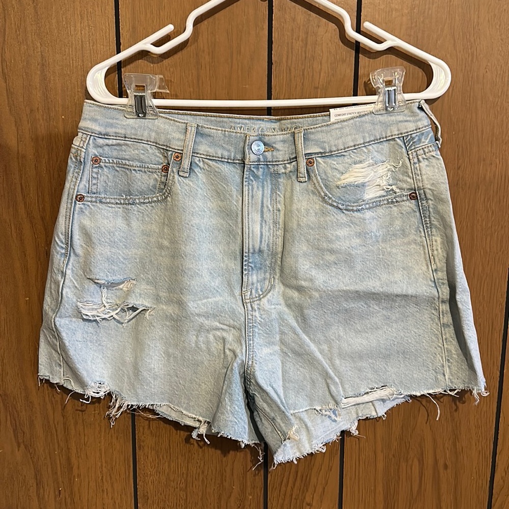American Eagle 90’s Boyfriend Shorts
